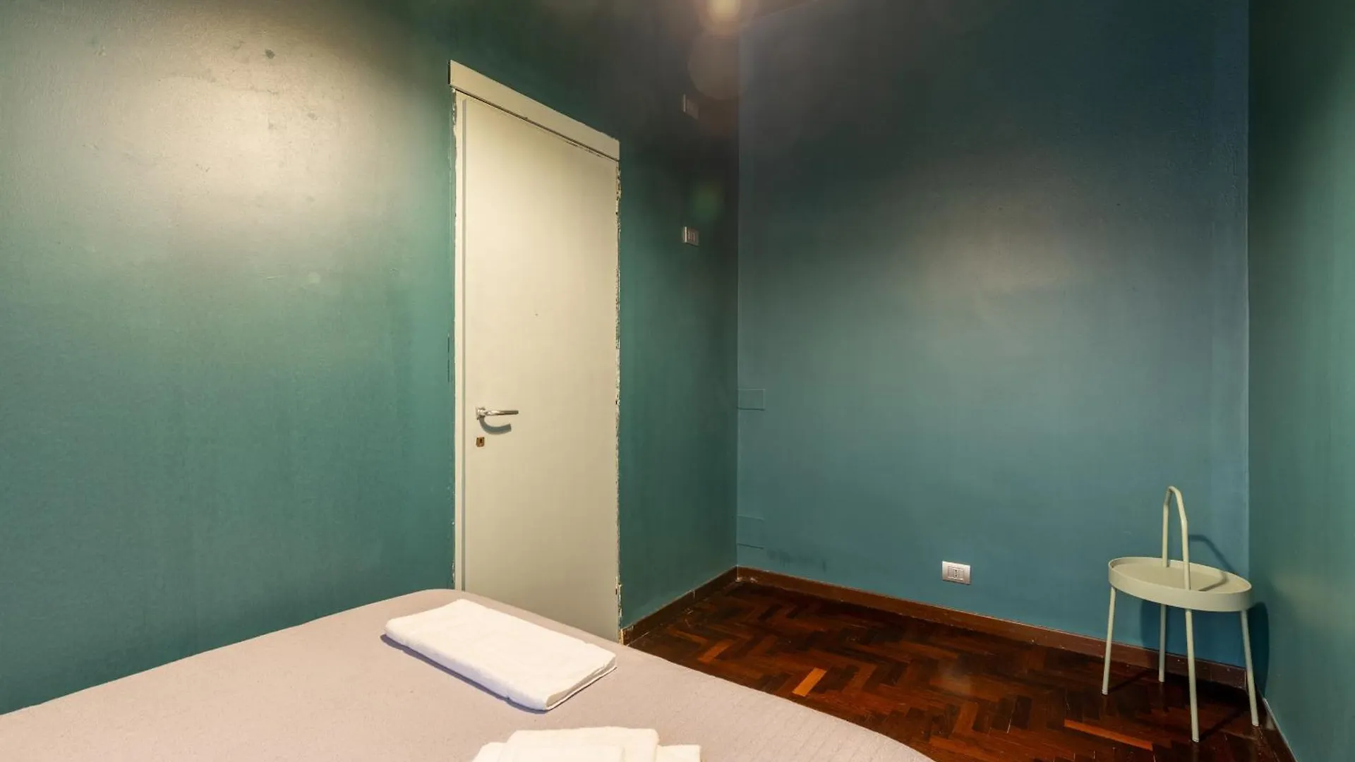 Cairoli Suite E Garage Mediolan 0*,